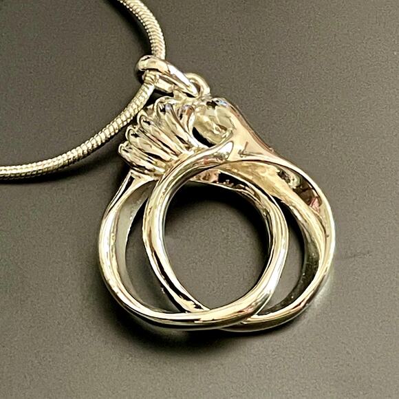 Interlocking Circles Silver Tone Necklace - Picture 5 of 7